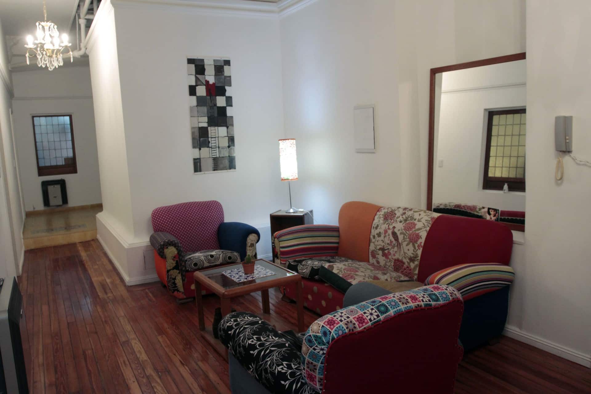 Shared room in an apartment in Monserrat