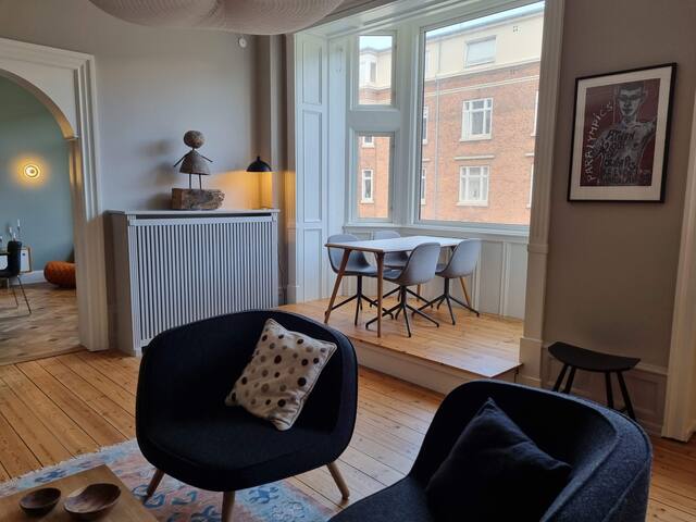 Carefully Curated Art and Design Hub – City Center gallery image 3