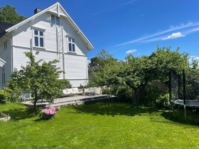 Lovely villa, huge garden, terrace and balcony