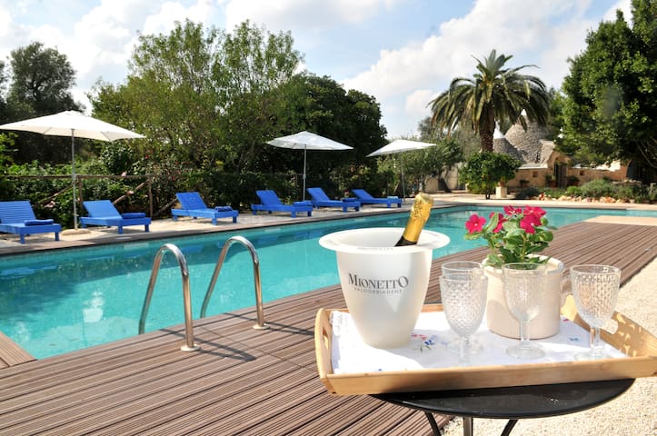Trulli Mimosa, Romantic Villa with Huge Pool