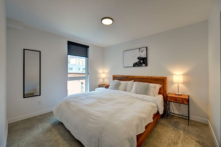 Chambre des maîtres avec chambre king size/chambre principale  avec lit King Size.