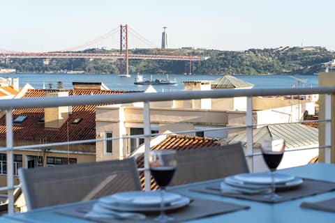 Top Airbnb: Amazing Terraces with River Views em Ajuda