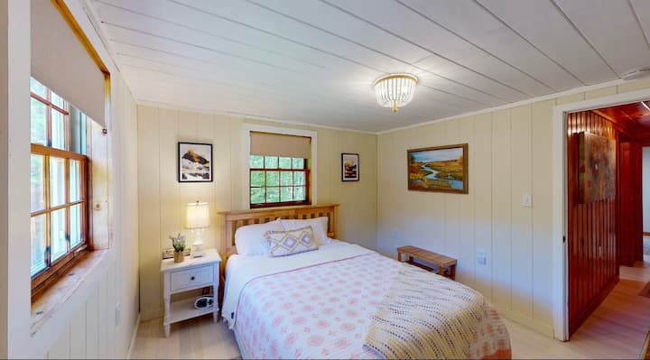 Საძინებელი 2 - Queen Bed