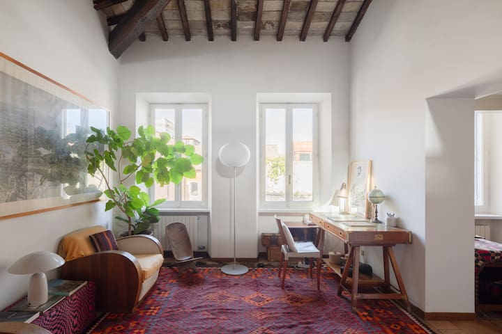 Bright and spacious duplex in the center of Rome