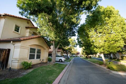 Immaculate 3 Bedrooms Home In A Gated Community.