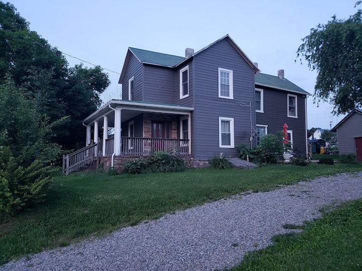 Renovated 1906 Farmhouse Houses for Rent in Christiansburg, Virginia