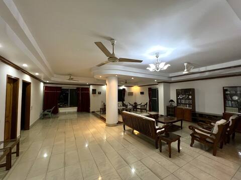 Spacious Full Apartment (5 bed)