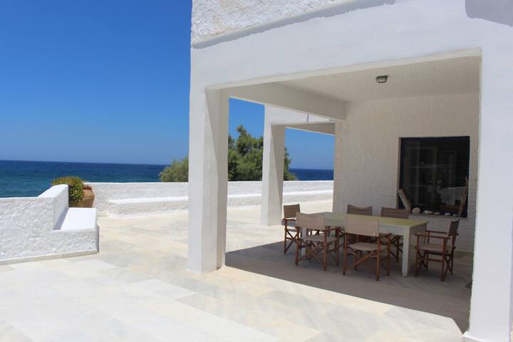 Beach Villa Akrotiri
