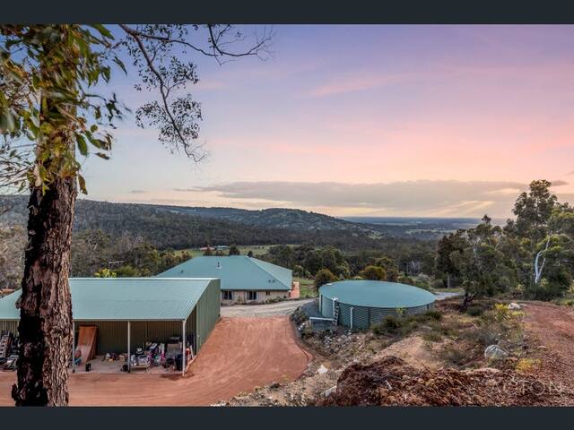 Hilltop bush retreat large families and groups gallery image 3