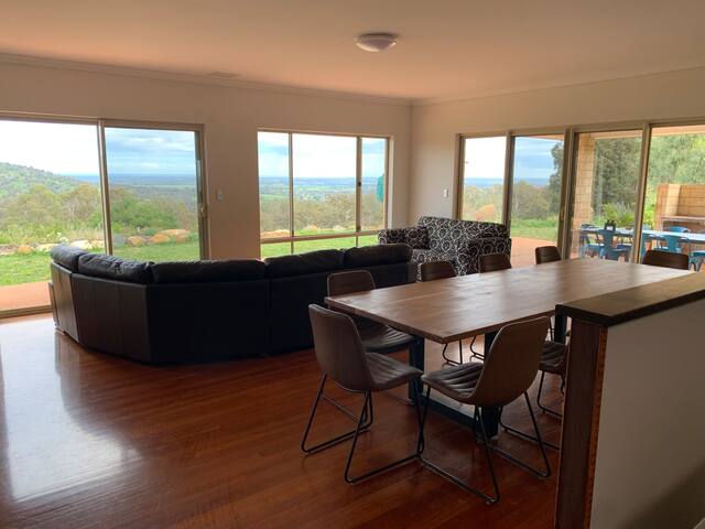 Hilltop bush retreat large families and groups gallery image 5