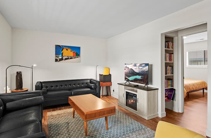 Lovable Loft W/ac, Garage, Balcony, W/d, Fast Wifi - Flagstaff, AZ