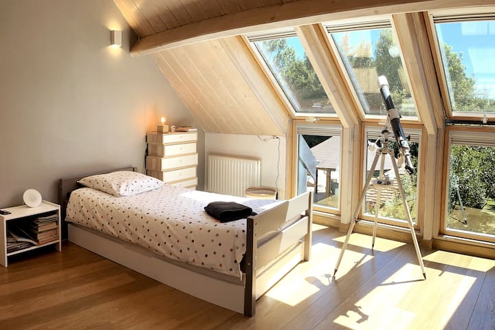 ห้องนอน 5 - เตียงเดี่ยวสองเตียง