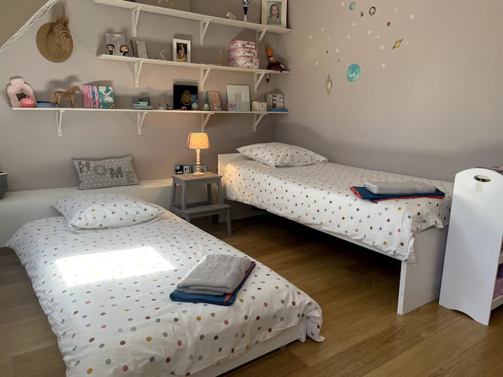 ห้องนอน 4 - เตียงเดี่ยวสองเตียง