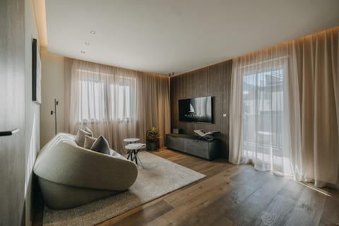 Top performing Airbnb: Black Eagle: Luxury home / Fast Wifi & Bathtub in Mayrhofen