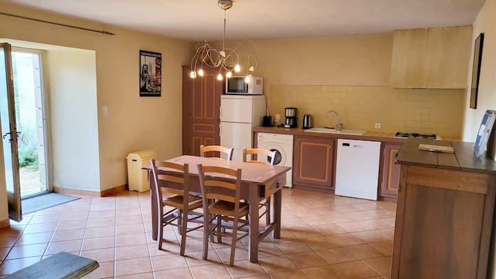 Agréable Maison En Pierre Avec Vue Sur La Vallée - Sarlat-la-Canéda