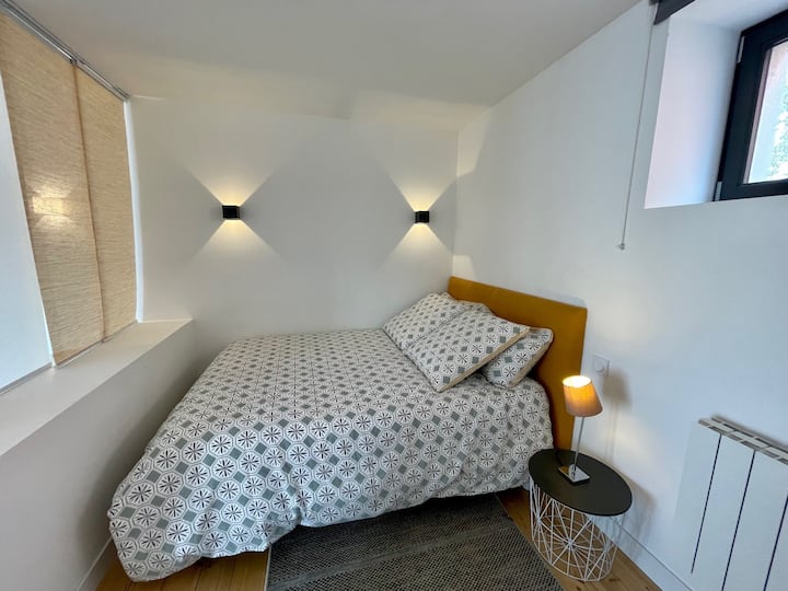 Renovated apartment a 5-minute walk from the cathedral