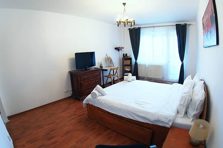 Dormitor 
Pat Matrimonial 160x200
Tv 
Взимане
