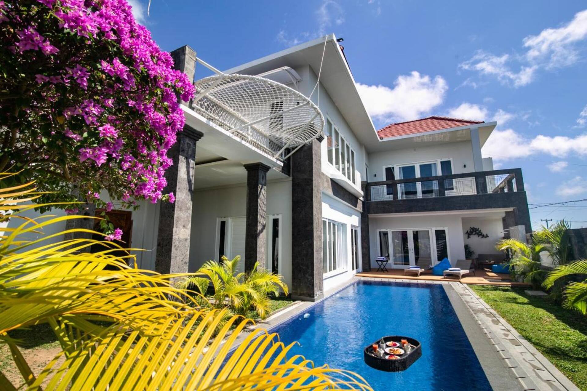 Spacious Modern Haven 4 Bedroom Private Villa in Jimbaran 2