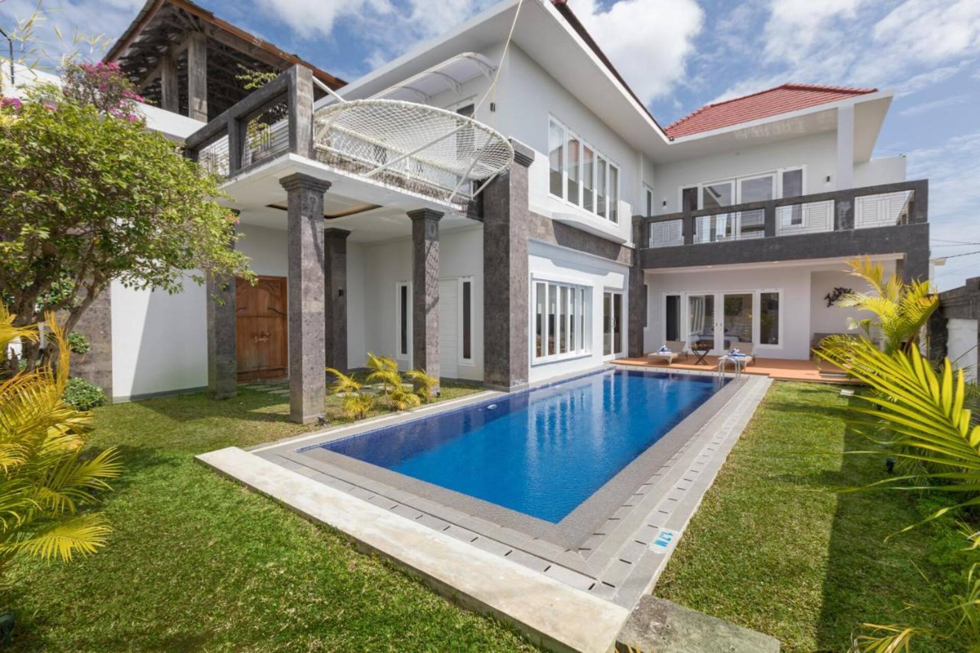 Grand Modern Sanctuary 5 Bedroom Private Villa in Jimbaran 2