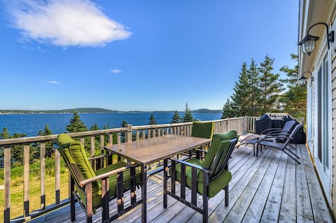 Modern Home Steps from Brewery with Ocean View