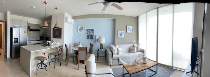 Royal Palm Condo Bello Beachfront 2 Bedrooms. — 2 bedroom vacation rental in Nueva Gorgona