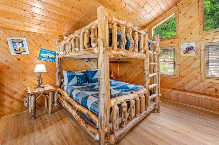 Queen bunk beds in the loft bedroom