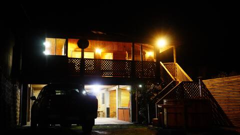 Cabaña AltoRefugio. Spacious, with hot tub and quincho.
