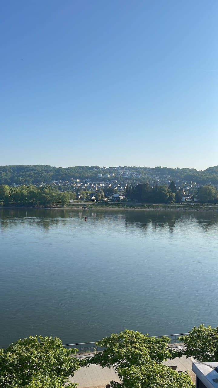 Beautiful 1 Bedroom Condo With Lake View. - Unkel