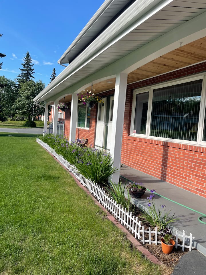 3 Bedroom facing the Chugach Mountains Houses for Rent in Anchorage