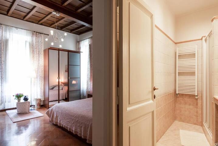 Navona Square House gallery image 5