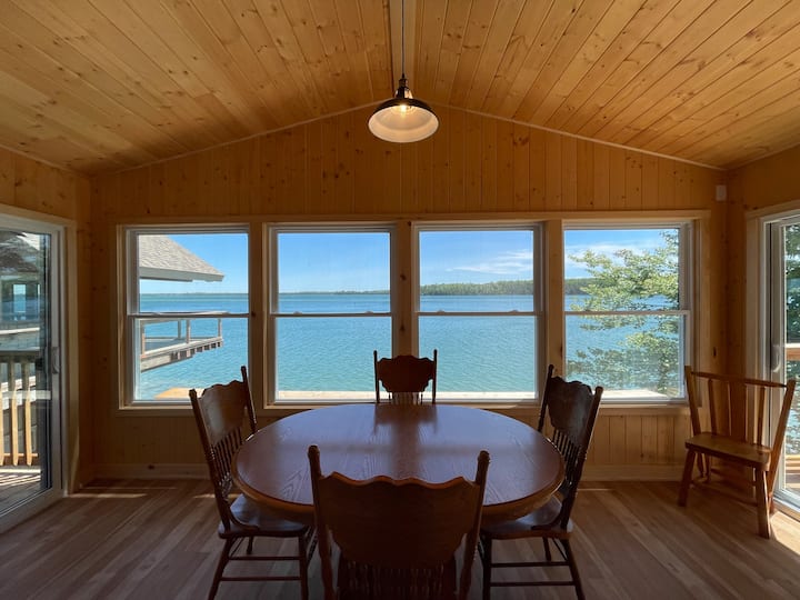 NEW Camp Mary Anne Cabin 4 Vacation homes for Rent in Manitoulin