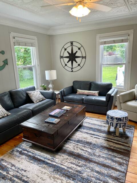Ground floor 2 bed condo 1 block to Willard beach!