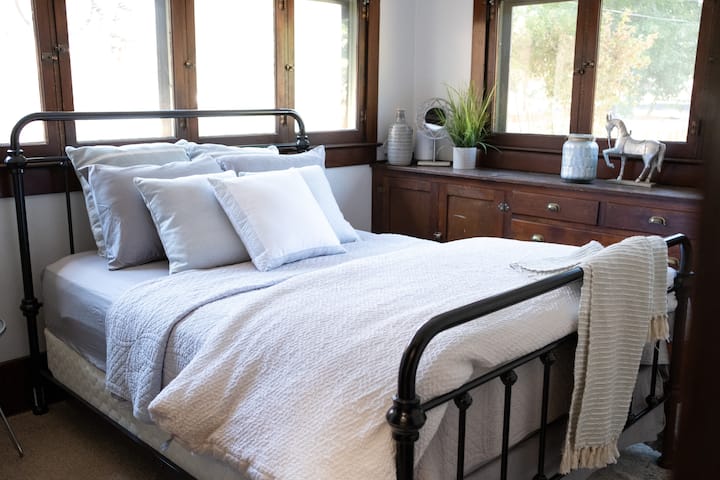 غرفة النوم 2