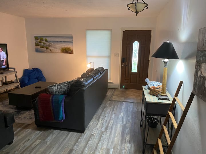 Bayou Cottage:
Quaint 4 Bed House Near Nasa/kemah - Kemah, TX