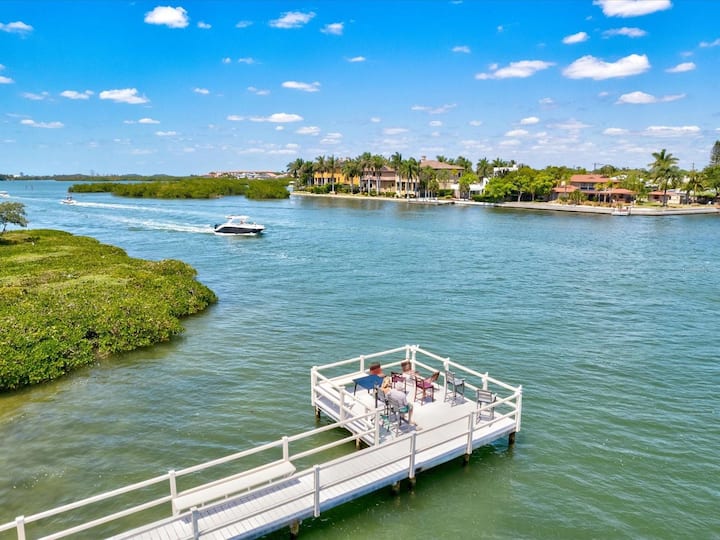 Cozy Gem On Siesta Key  Nice Walk To Beach & Bay! - Siesta Key, FL