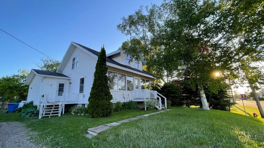 Bright House Near Parks+Trail -7 Rooms Full House gallery image 2