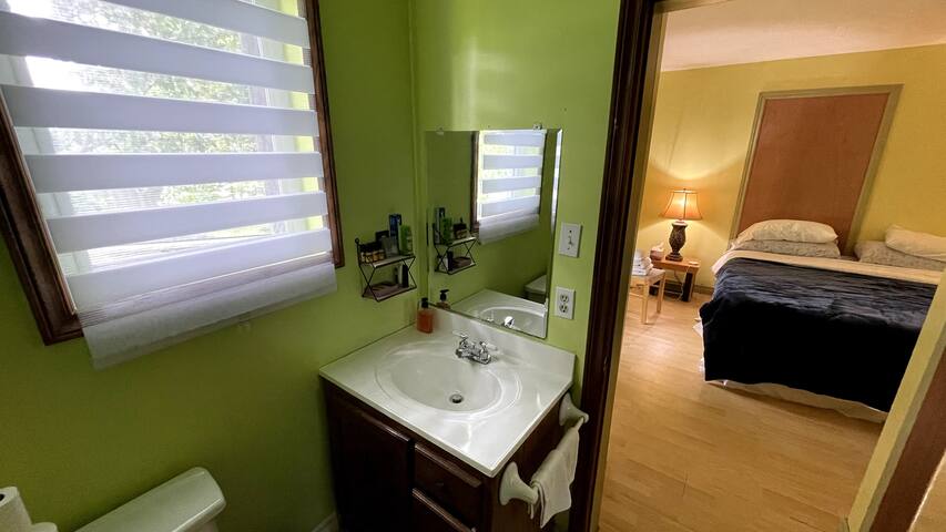 Bright House Near Parks+Trail -7 Rooms Full House gallery image 5