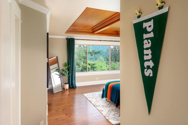 Eugene: Pacific Wonderland.