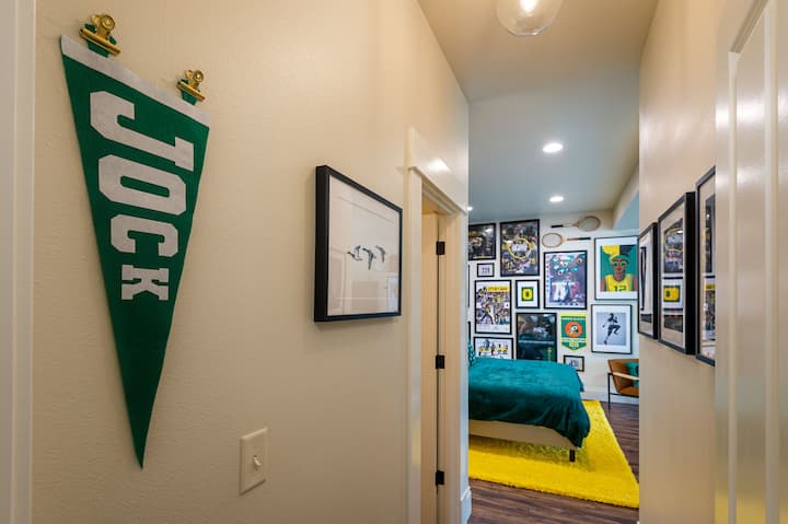 Our second master suite is dedicated to Eugene's sports legacy.