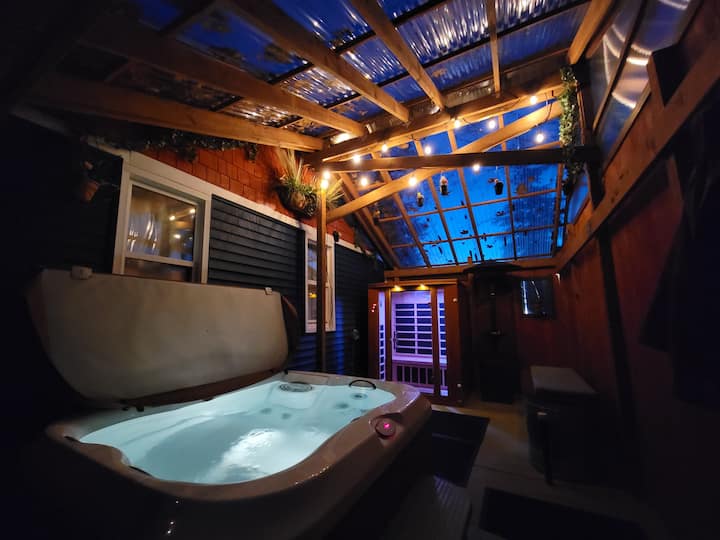 Vancouver Oasis w/hot tub, sauna, & cold plunge. Houses for Rent in