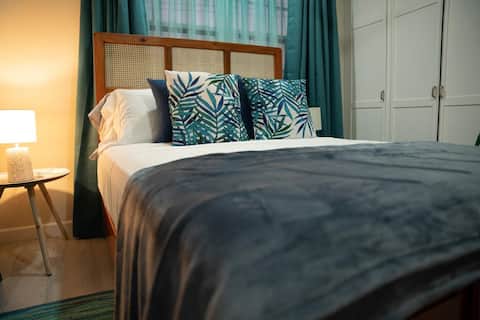 Keystone #216, Spacious, Clean 1 Bedroom Apartment