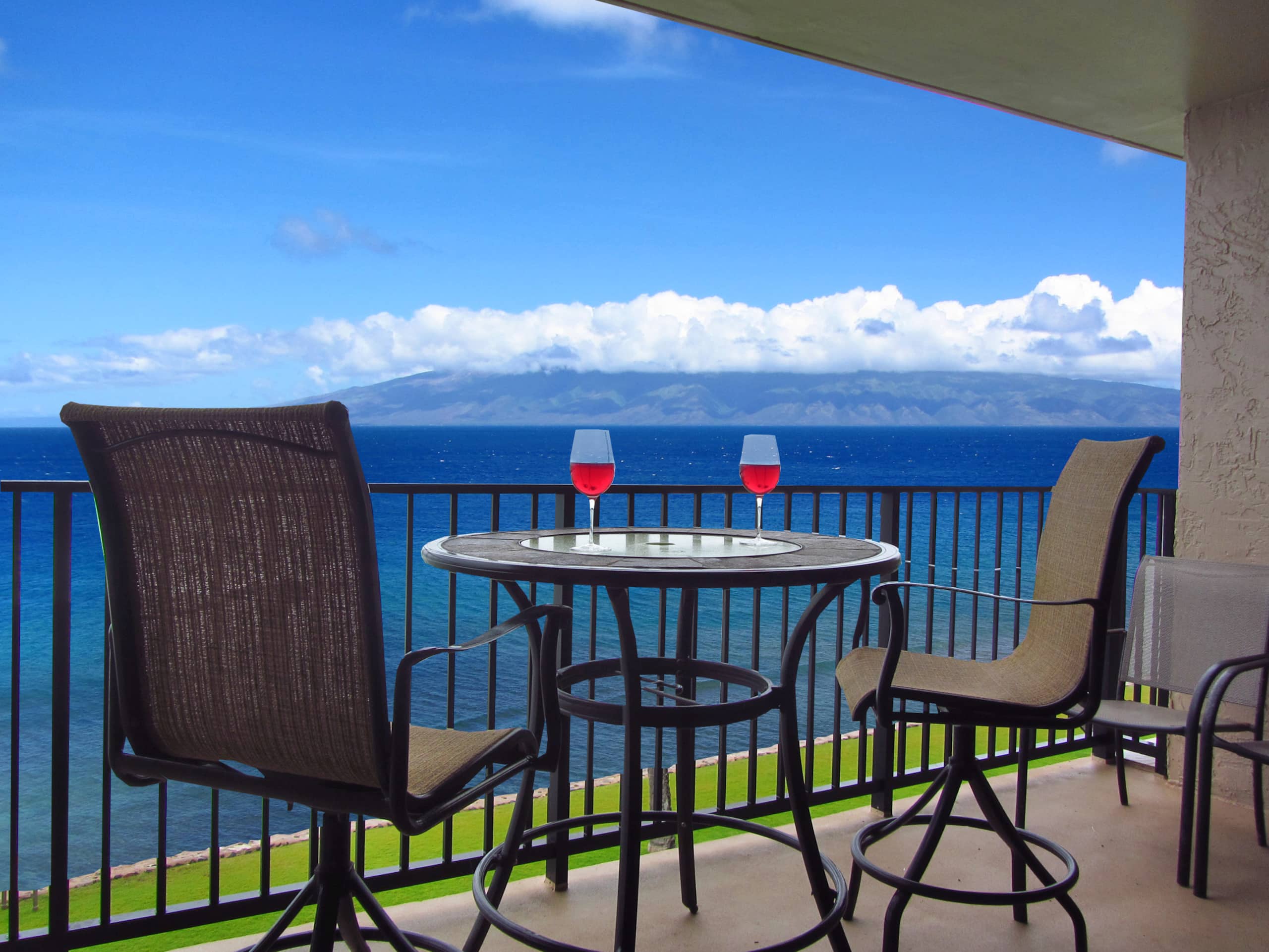 Condo in Lahaina · ★4.75 · 1 bedroom · 2 beds · 1 bath - Image 1