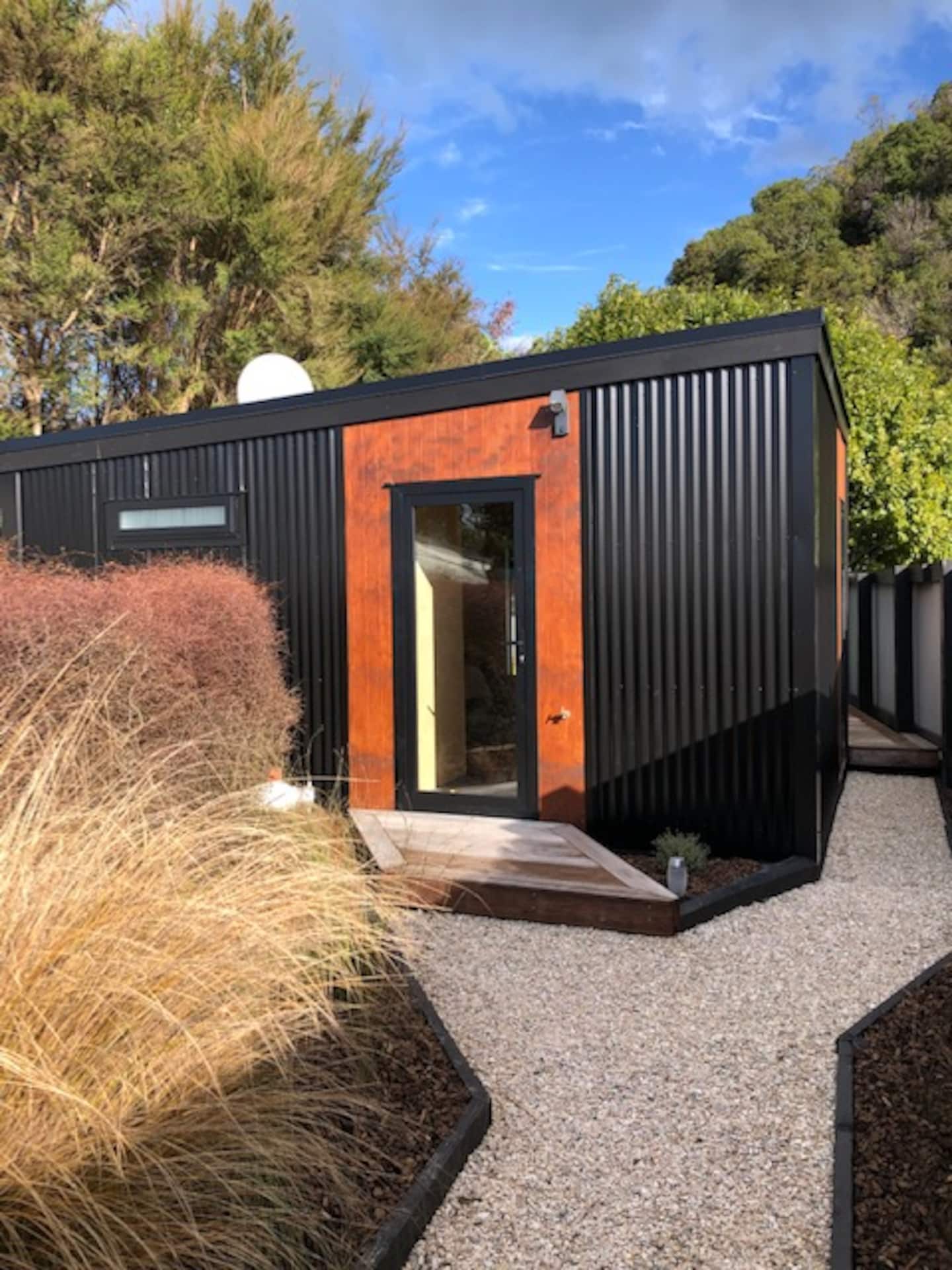 Pāteke
One Bedroom Studio
50 M To Beach 2