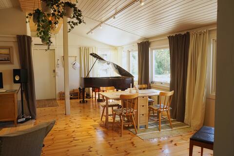 Cozy and fresh cabin in a quiet and secluded environment.