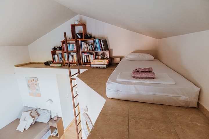 עליית הגג של חדר השינה השלישי