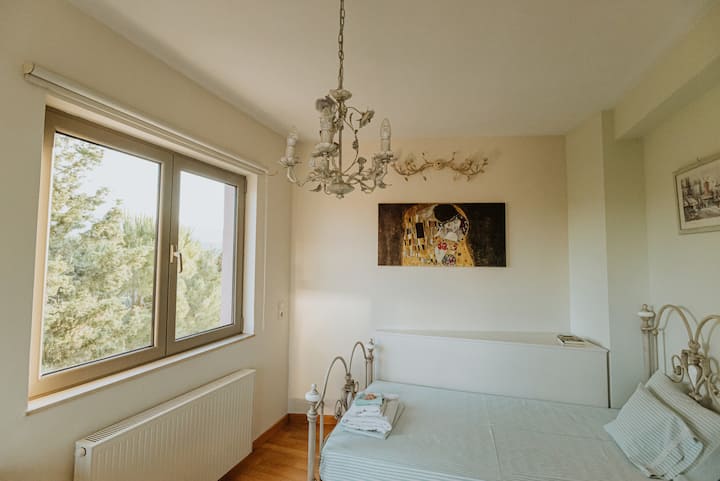 חדר שינה שני