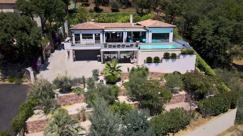 Extensive Architect's home