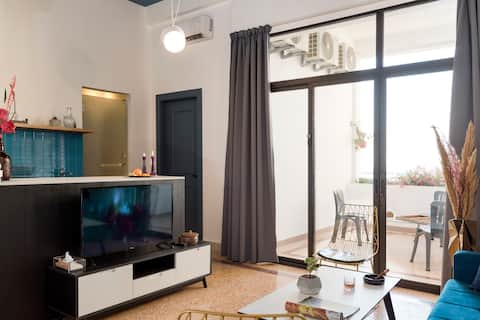 Anoor 2-BR Apt in Gemmayze W/ Terrace & 24/7 Power