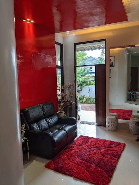 Amazing 3 Bd home in Tent City close to everything