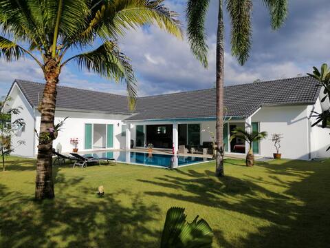 Private villa with pool in Khao Lak